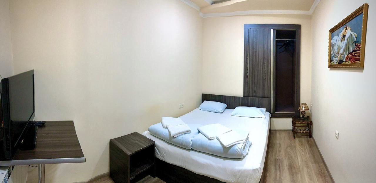 Хостелы Domino Yerevan Hostel and Tours Ереван