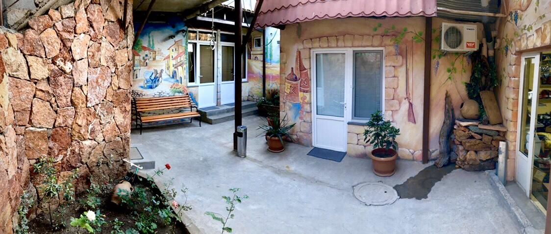 Хостелы Domino Yerevan Hostel and Tours Ереван