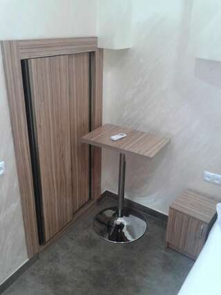 Хостелы Domino Yerevan Hostel and Tours Ереван Одноместный номер с собственной ванной комнатой-3