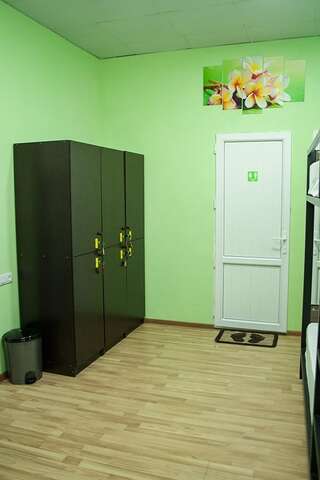 Хостелы Domino Yerevan Hostel and Tours Ереван Двухместный номер «Комфорт» с 2 отдельными кроватями и общей ванной комнатой-2