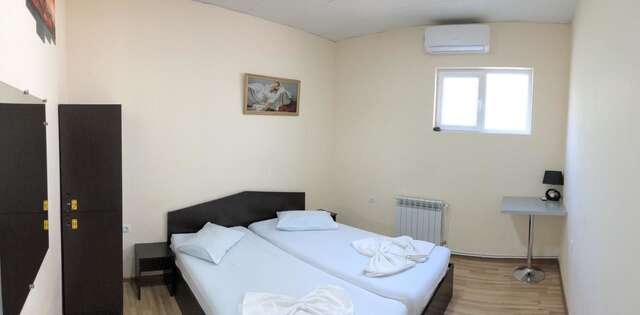 Хостелы Domino Yerevan Hostel and Tours Ереван-13