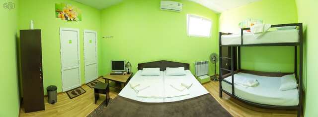 Хостелы Domino Yerevan Hostel and Tours Ереван-14