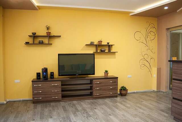 Хостелы Domino Yerevan Hostel and Tours Ереван-24